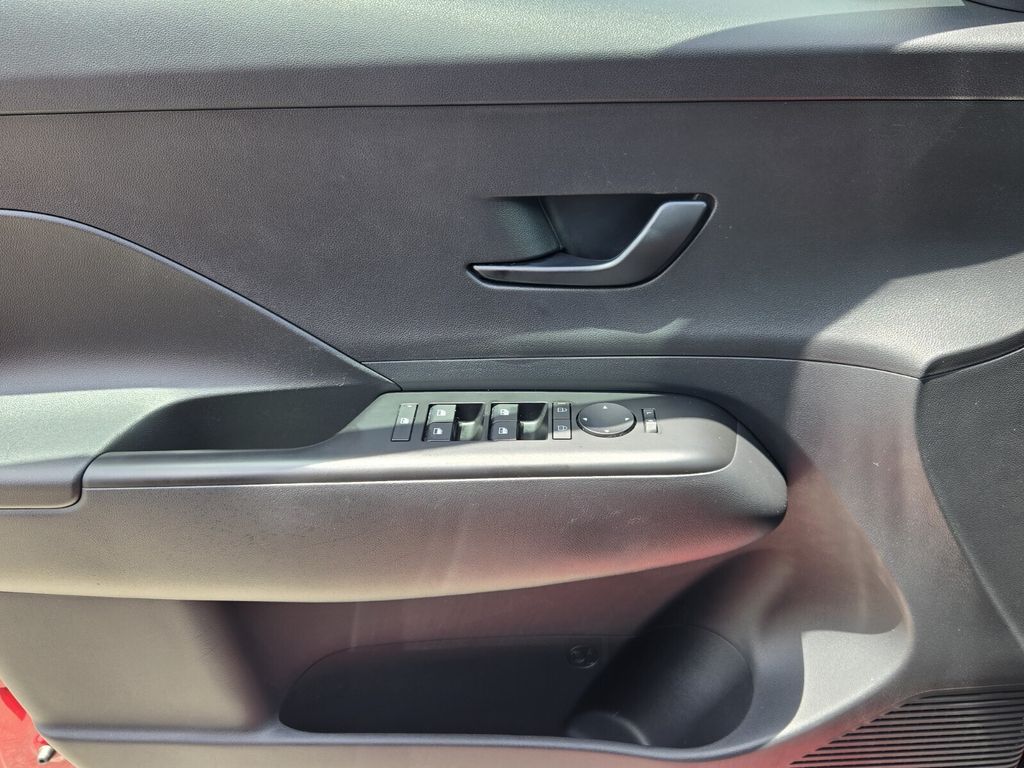 2024 Hyundai Kona SEL - Photo 28