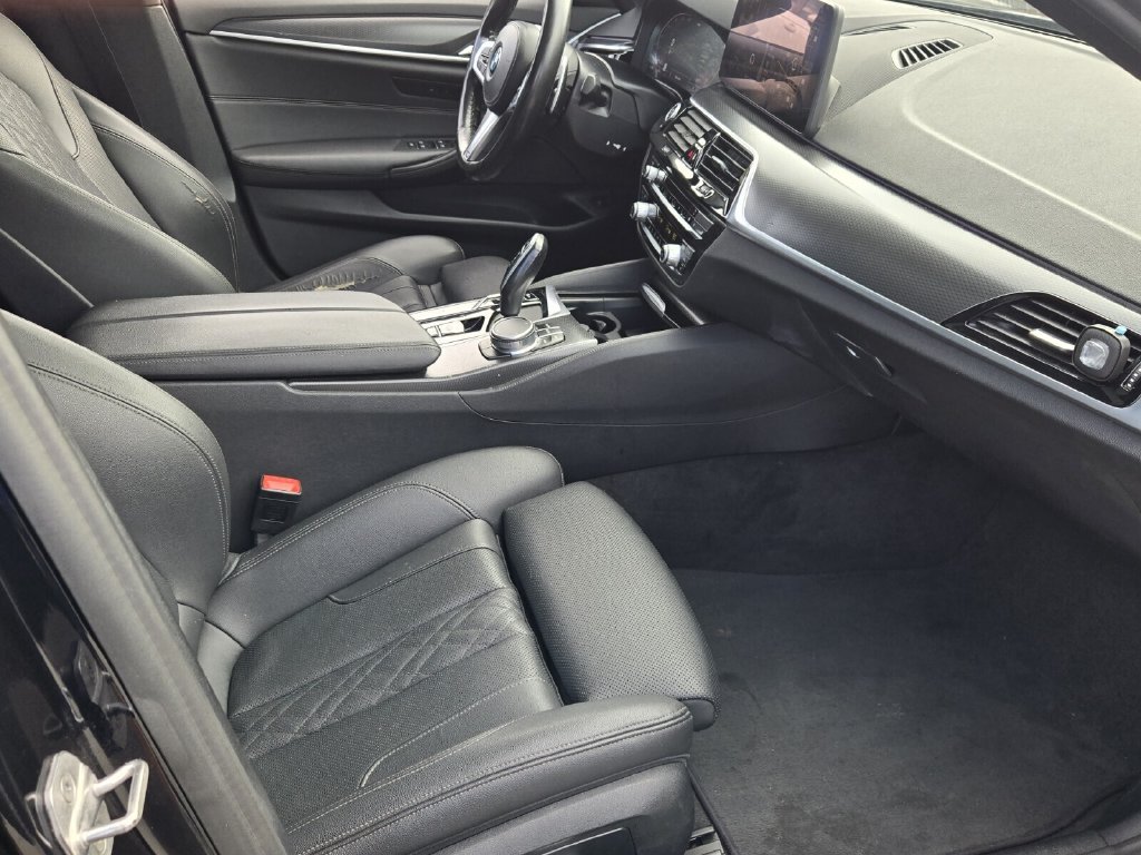 2021 BMW 5 Series 530i - Photo 15