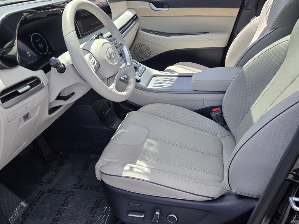 2025 Hyundai Palisade Limited - Photo 10