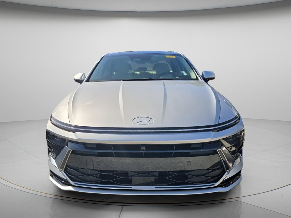 Used 2025 Hyundai Sonata Hybrid Limited Sedan