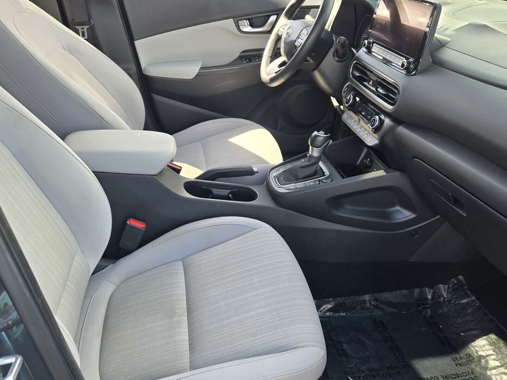 2023 Hyundai Kona SEL - Photo 16