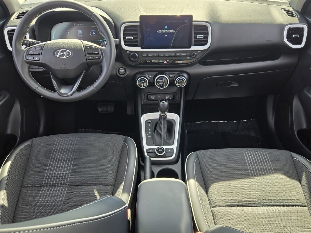2024 Hyundai Venue Limited - Photo 12