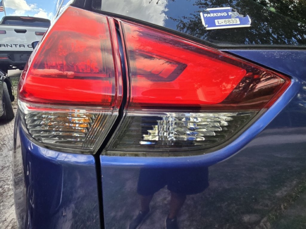 2018 Nissan Rogue S - Photo 9
