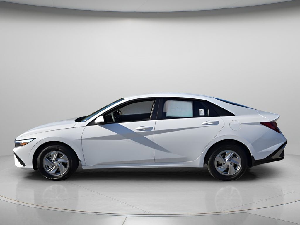 New 2026 Hyundai Elantra SE Sedan