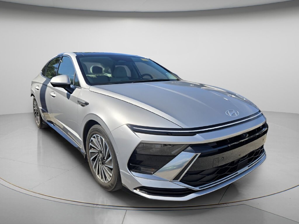 Used 2025 Hyundai Sonata Hybrid Limited Sedan