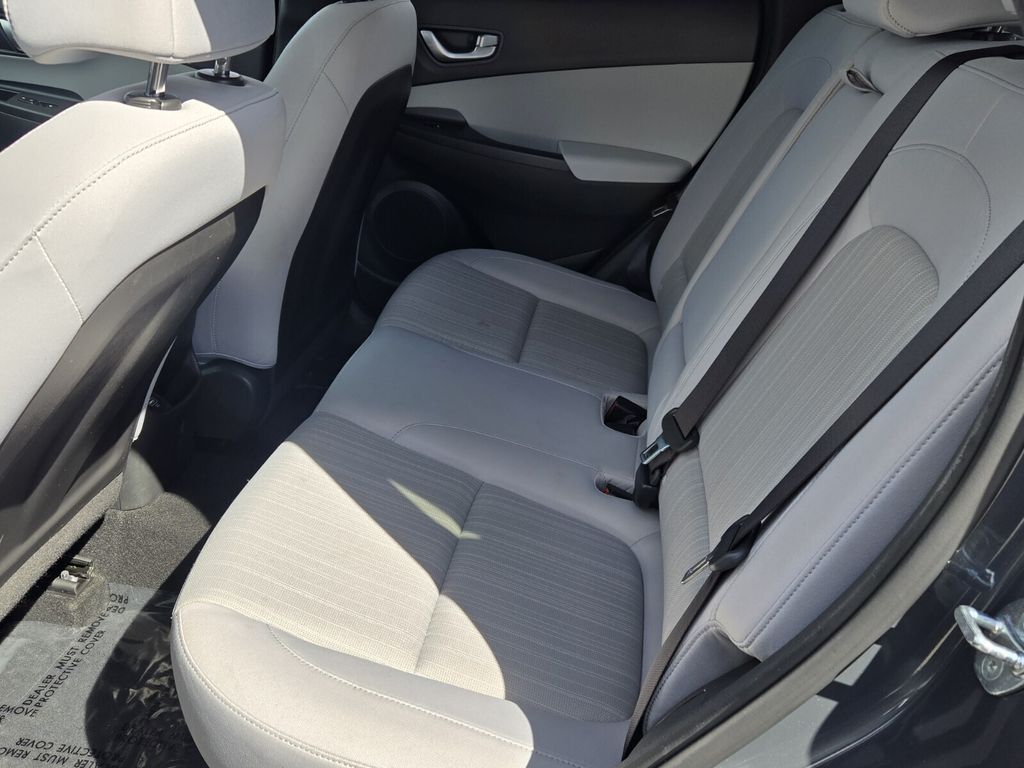 2023 Hyundai Kona SEL - Photo 11