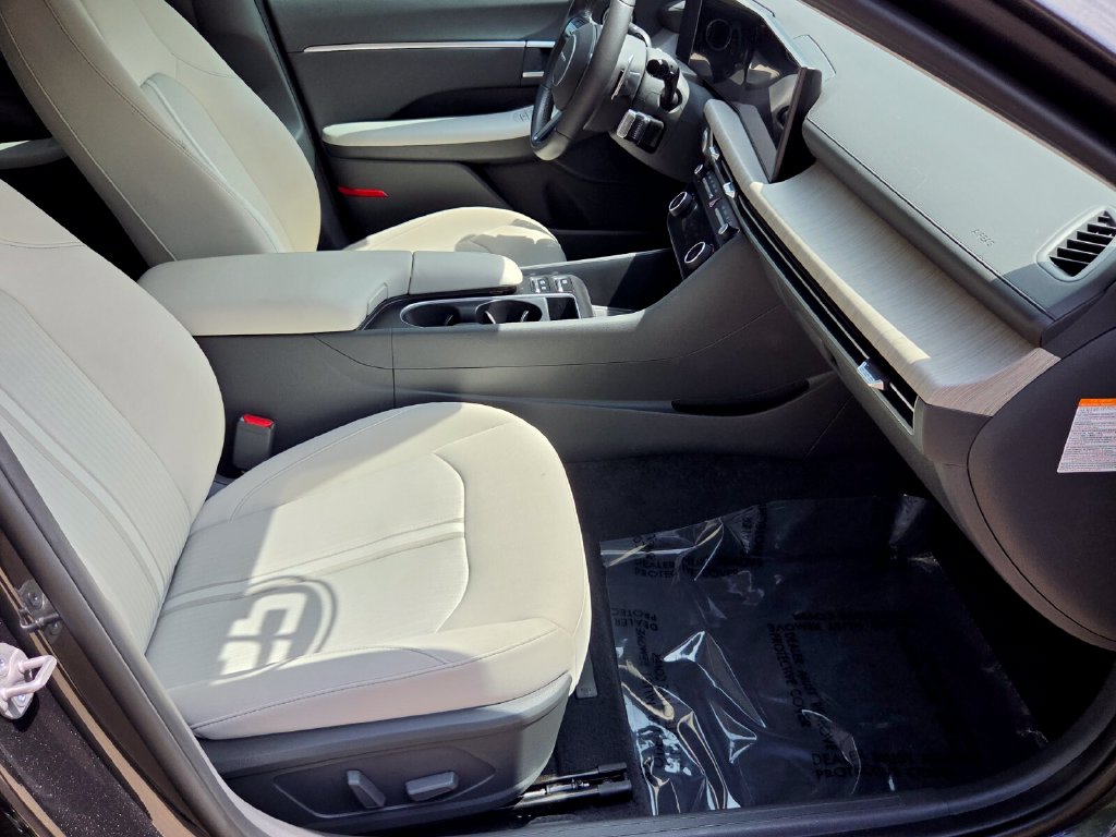 2025 Hyundai Sonata Hybrid SEL - Photo 18
