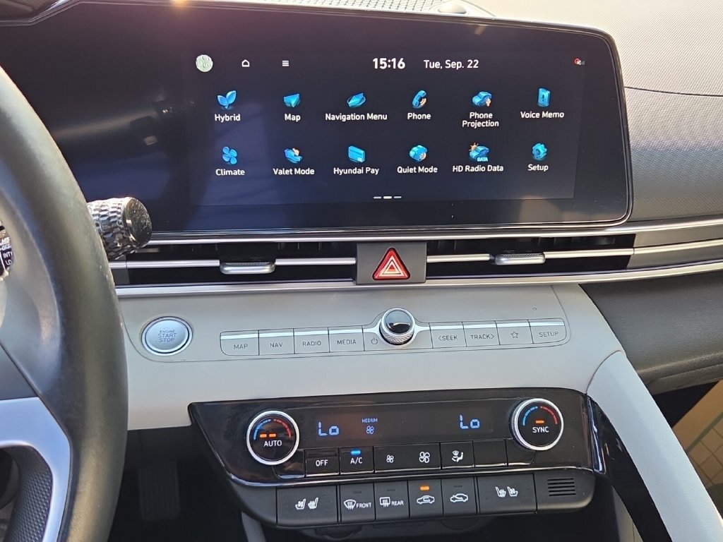2025 Hyundai Elantra Limited - Photo 20