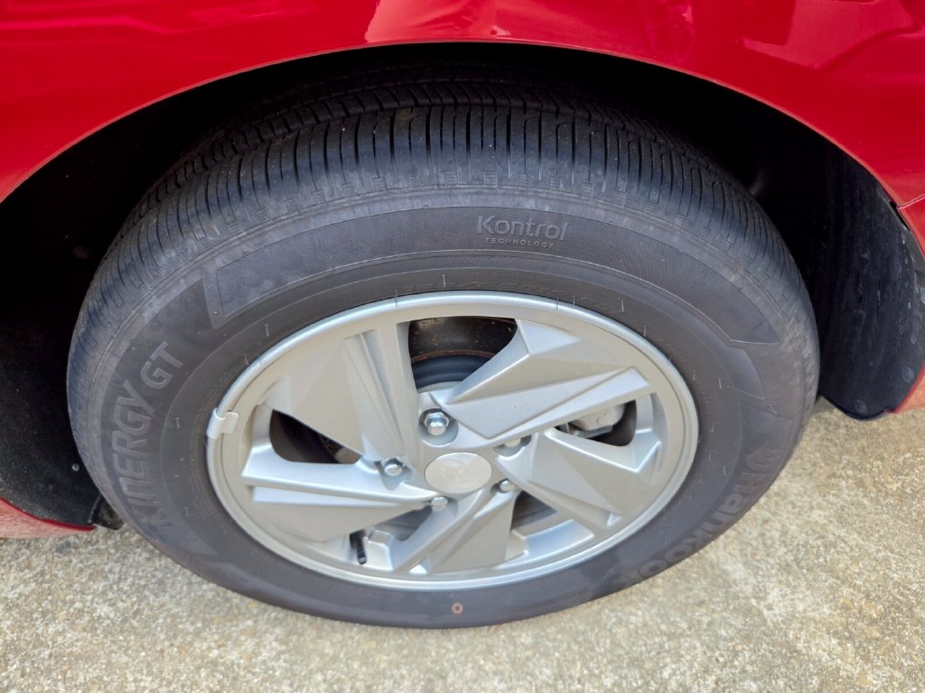 2026 Hyundai Elantra SE - Photo 6