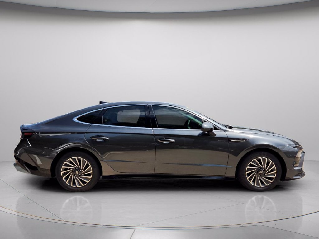 2025 Hyundai Sonata Hybrid SEL - Photo 8
