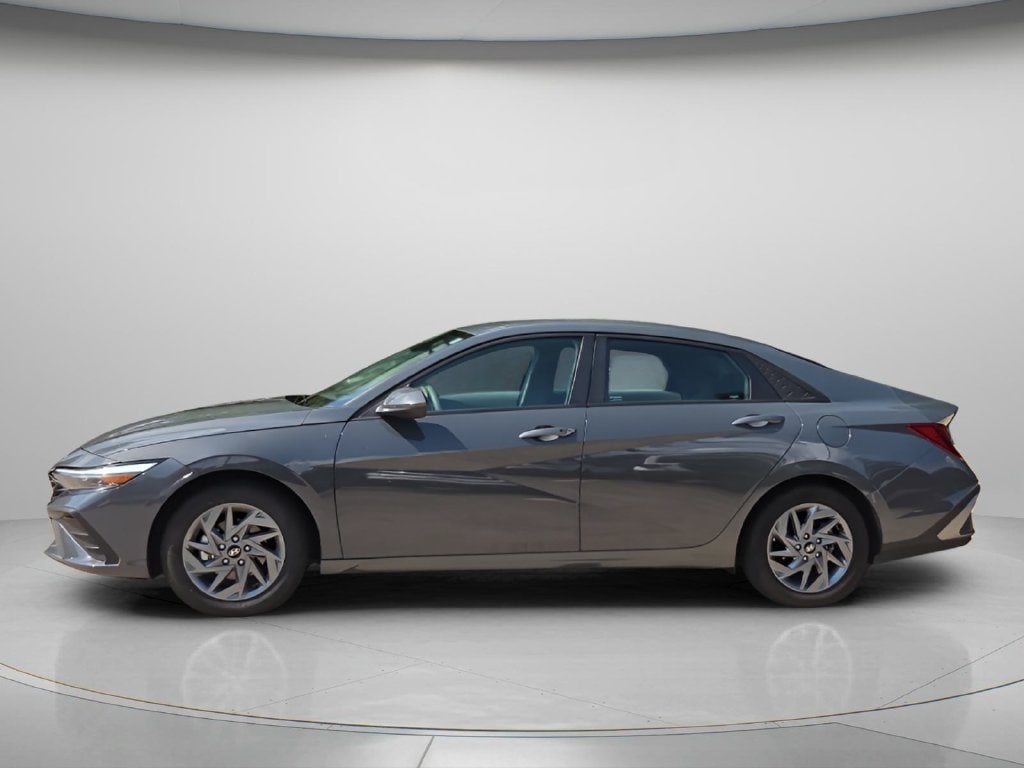Used 2024 Hyundai Elantra SEL Sedan