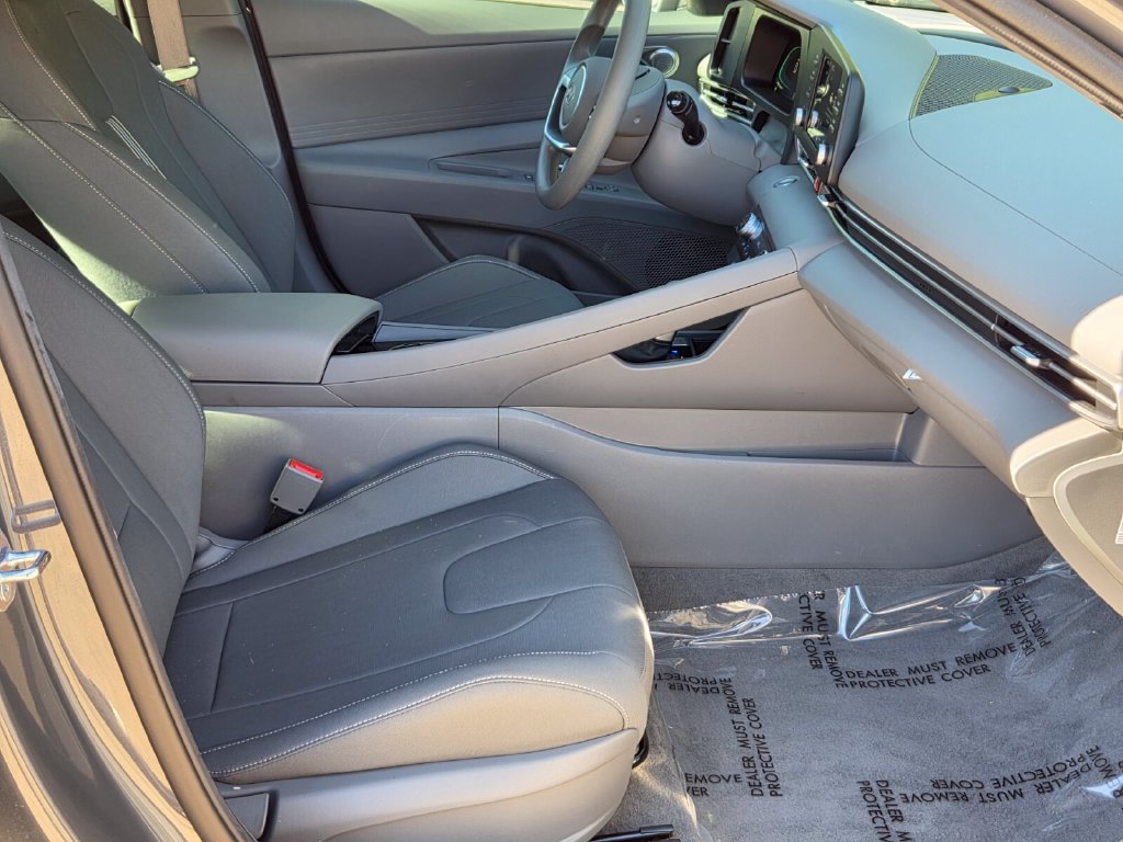 2026 Hyundai Elantra Blue - Photo 17