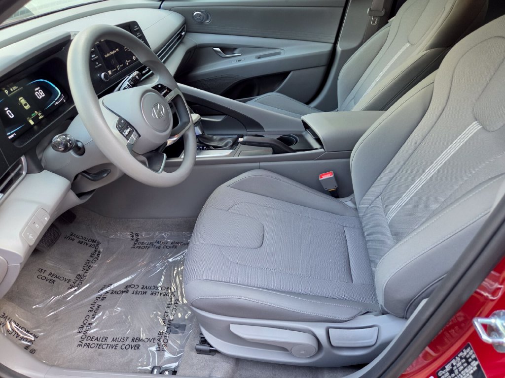 2026 Hyundai Elantra SE - Photo 7