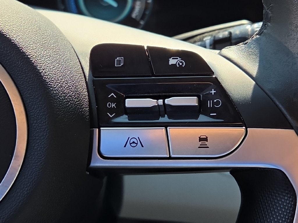 2025 Hyundai Elantra Limited - Photo 24