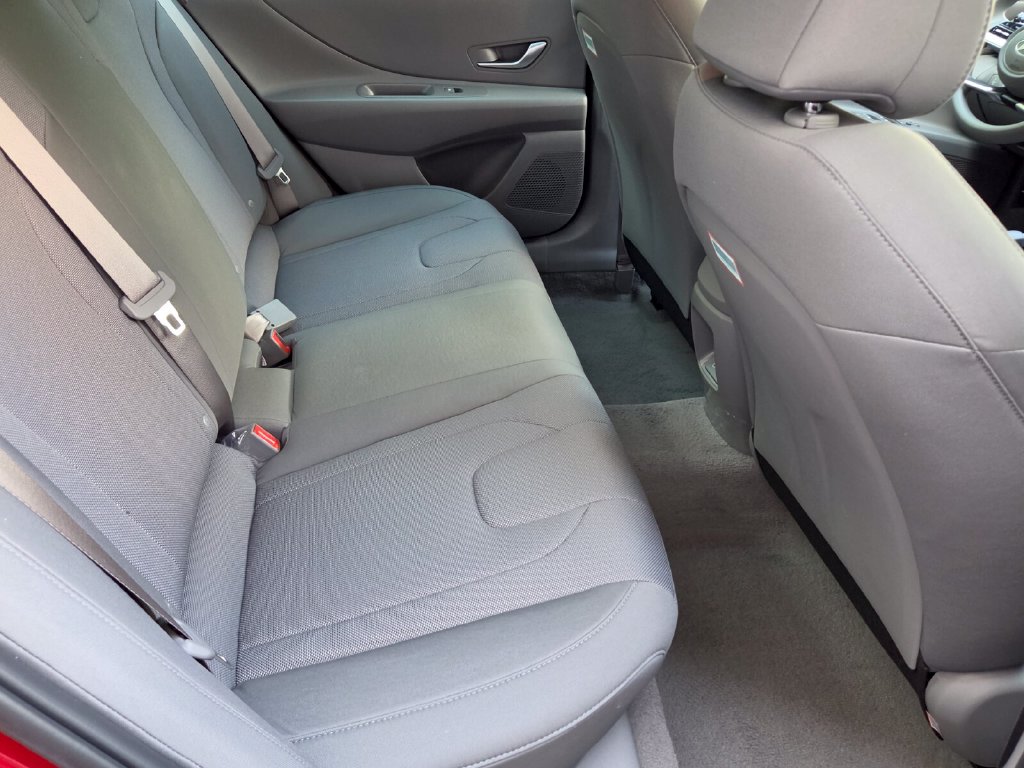 2026 Hyundai Elantra SE - Photo 12