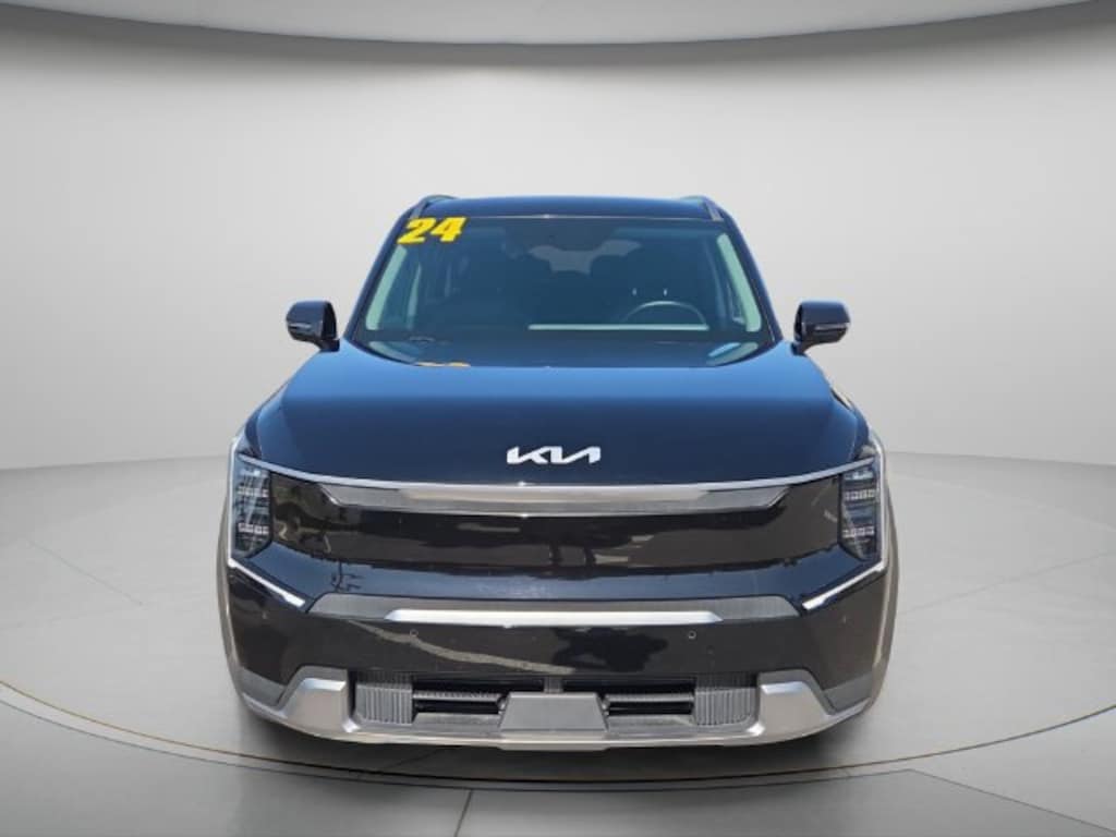 Used 2024 Kia EV9 Wind SUV