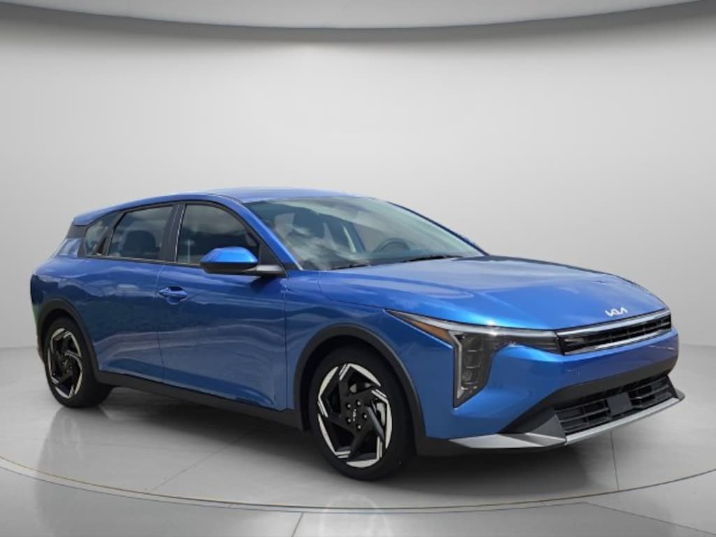 New 2026 Kia K4 EX Hatchback