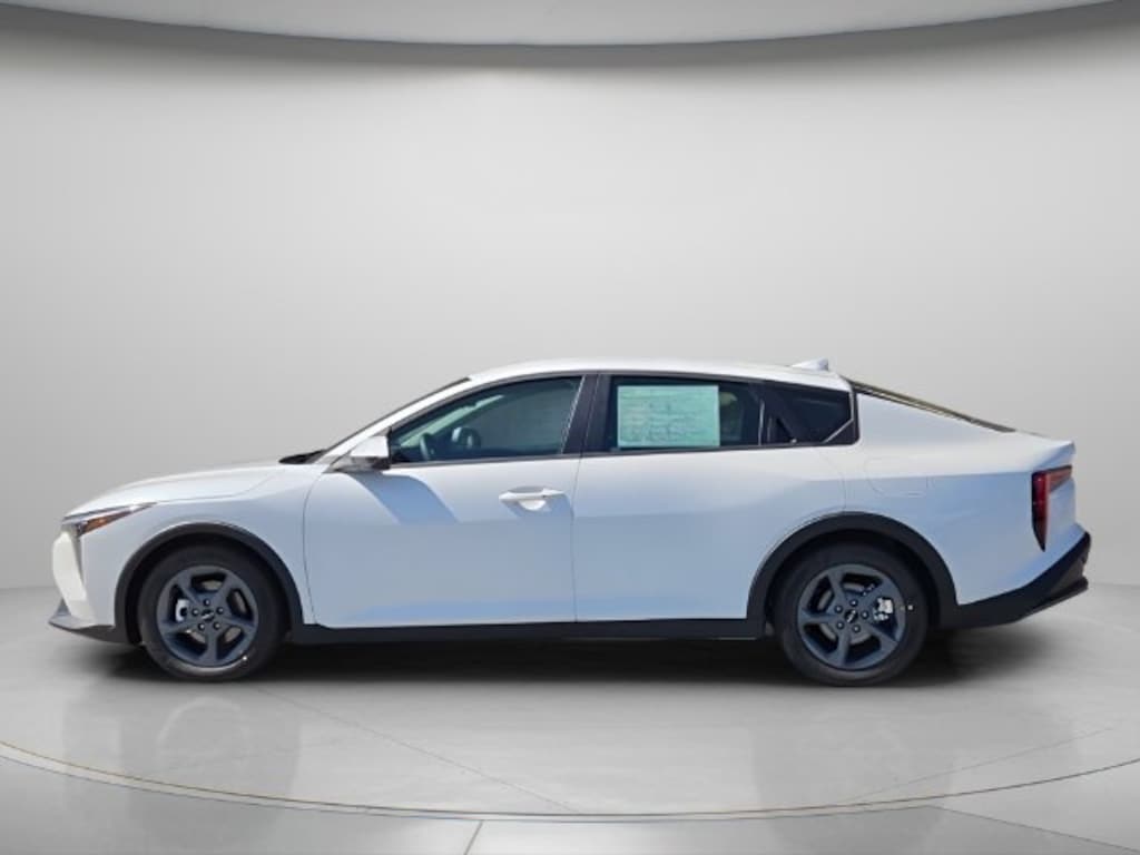 New 2026 Kia K4 LXS Sedan