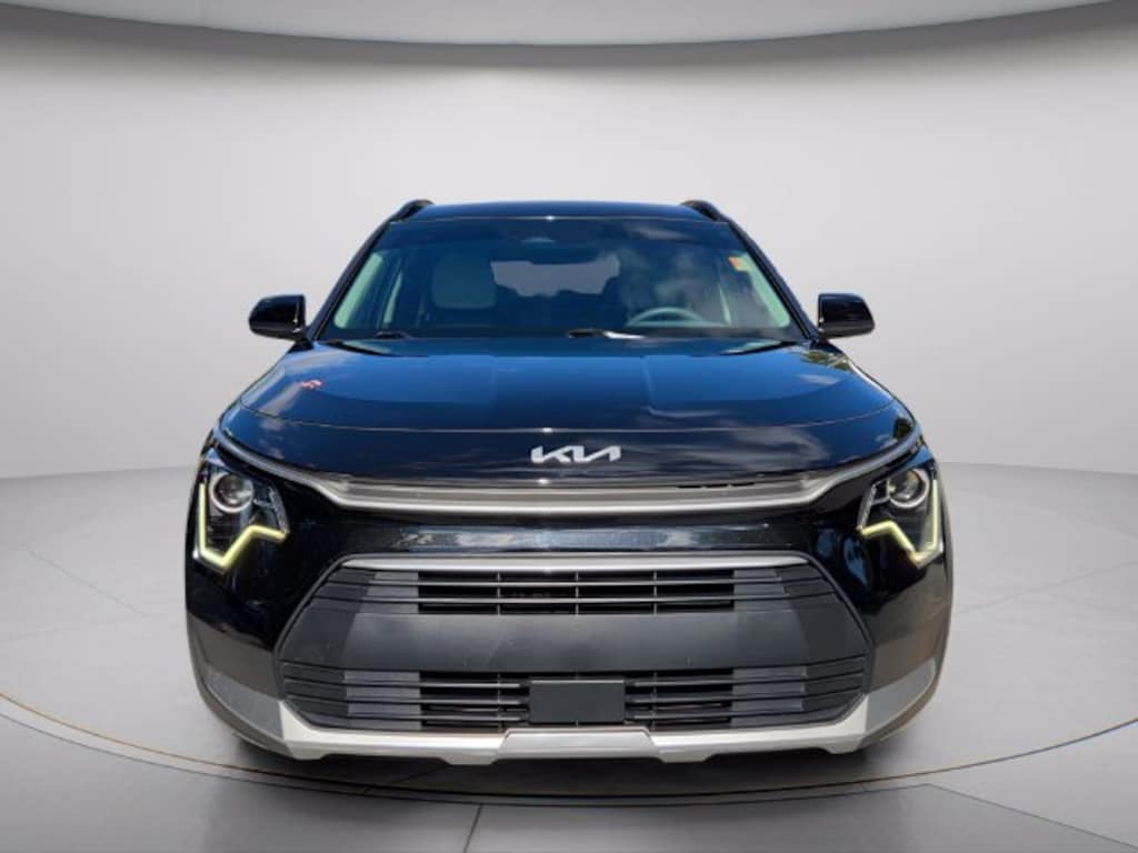 Used 2024 Kia Niro EX SUV