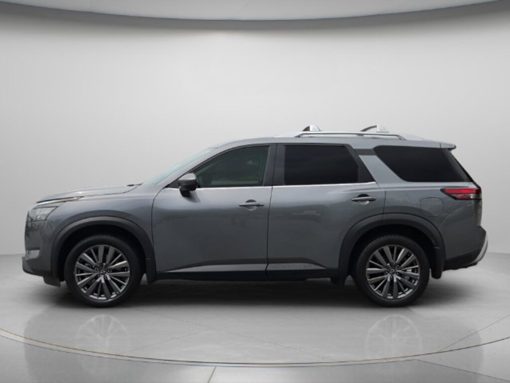 Used 2025 Nissan Pathfinder SL SUV