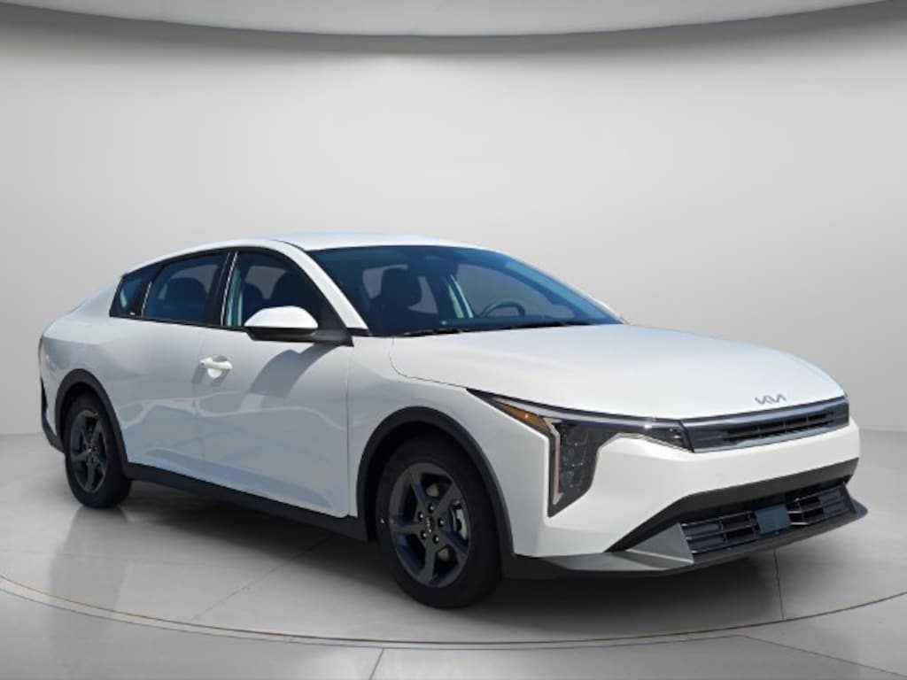 New 2026 Kia K4 LXS Sedan