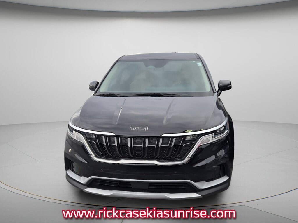 Used 2024 Kia Carnival EX Minivan/Van