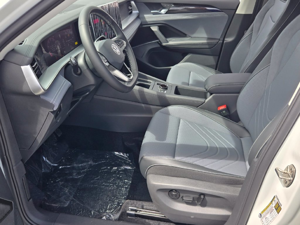 New 2026 Volkswagen Tiguan SE SUV