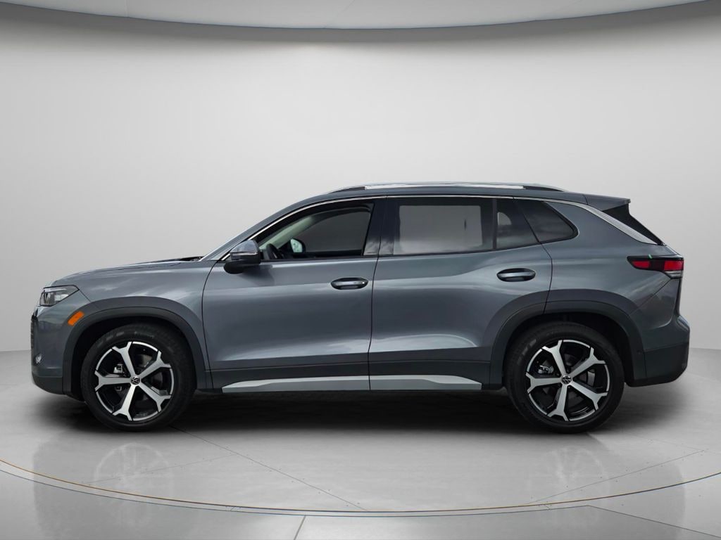 New 2026 Volkswagen Tiguan SE SUV