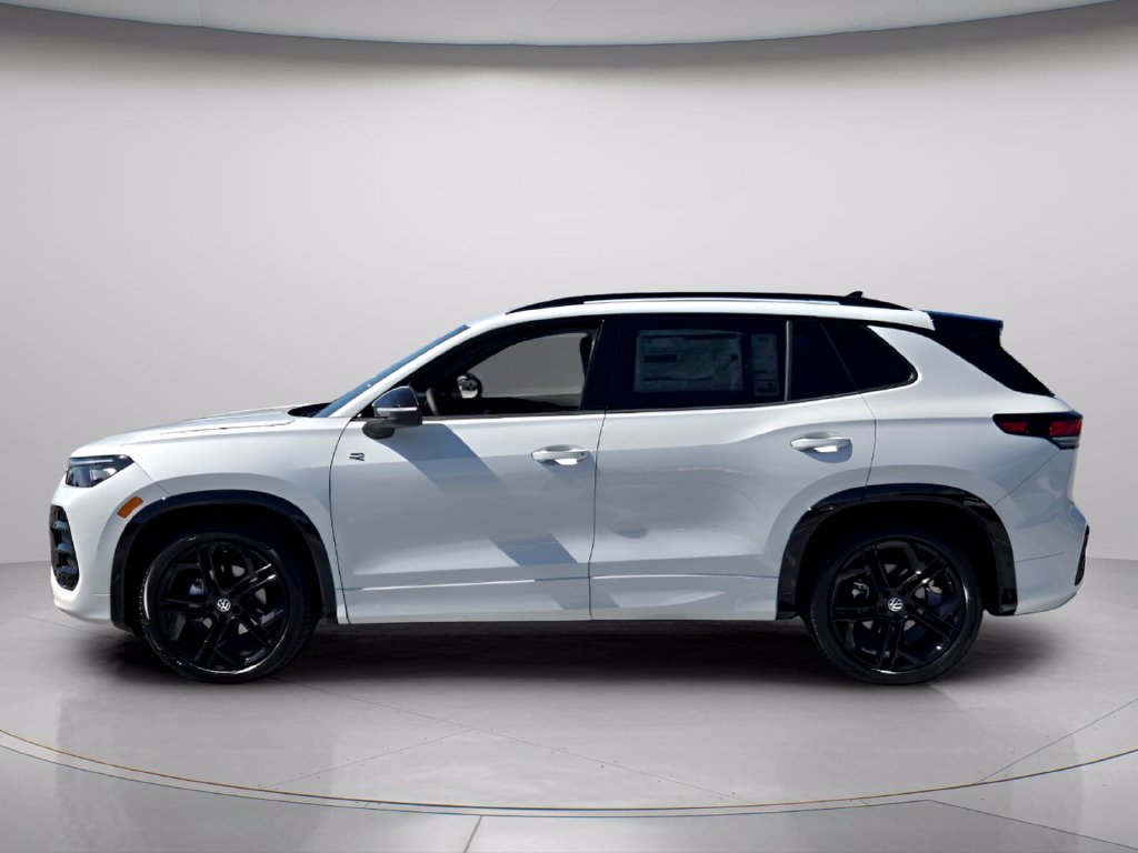 New 2026 Volkswagen Tiguan SE R-Line Black SUV