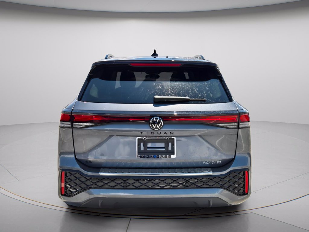 New 2026 Volkswagen Tiguan SE R-Line Black SUV