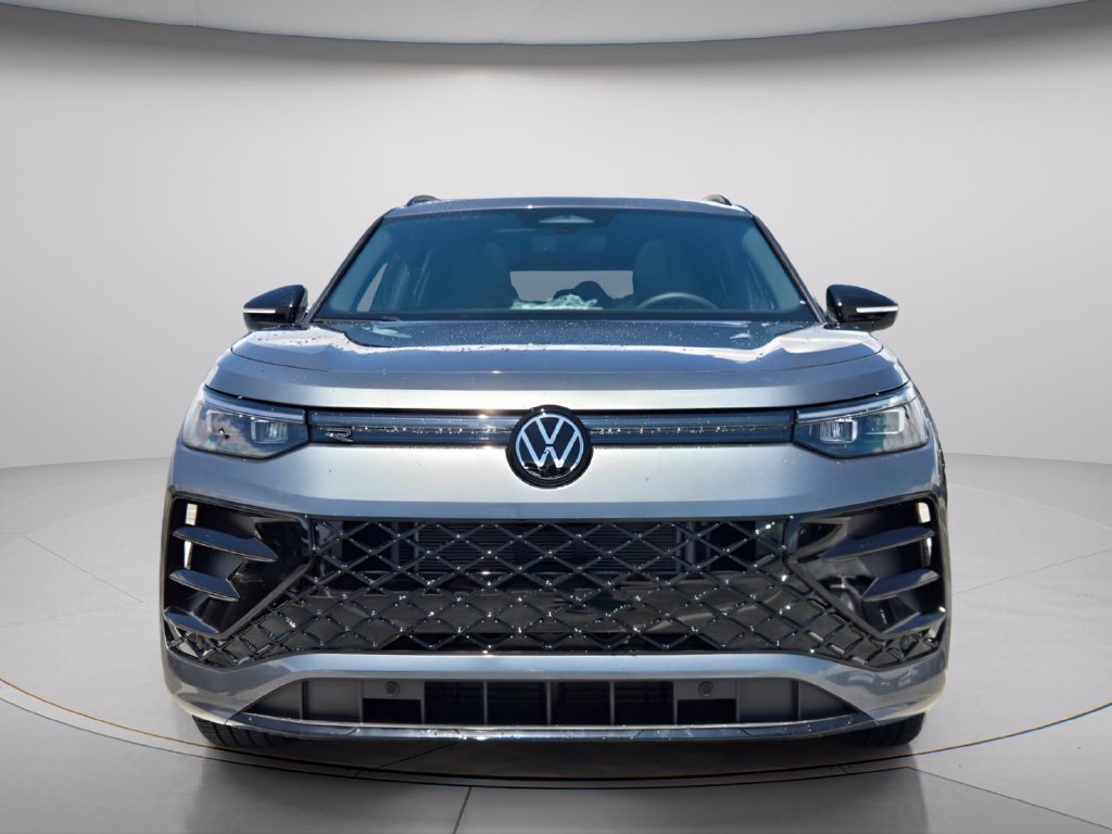 New 2026 Volkswagen Tiguan SE R-Line Black SUV