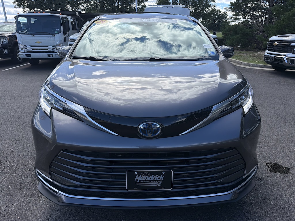 Used 2024 Toyota Sienna Limited Minivan