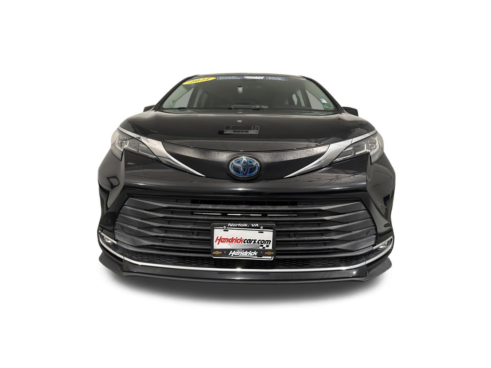 Used 2021 Toyota Sienna XLE Minivan