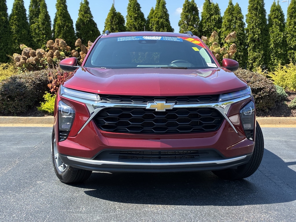 Used 2025 Chevrolet Trax LT SUV