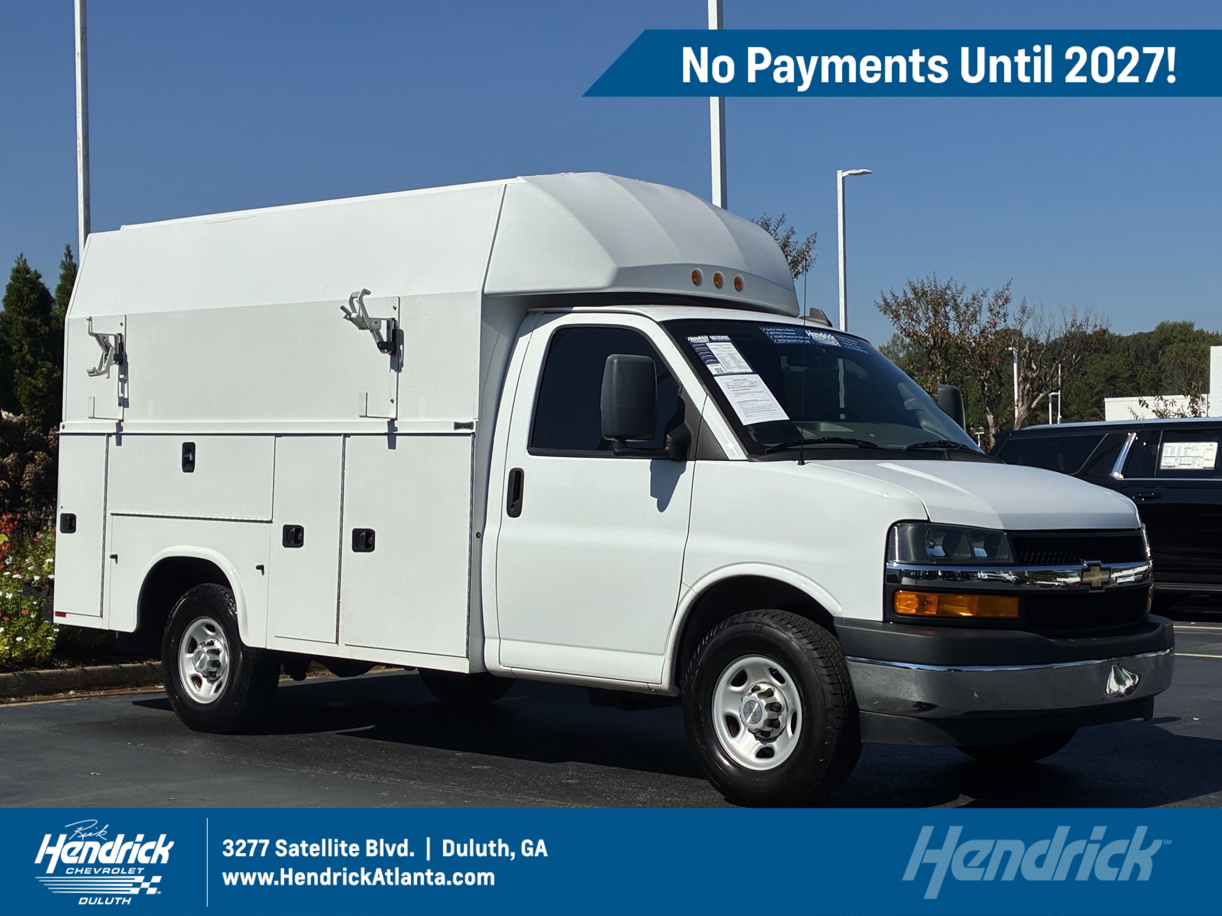 2023 Chevrolet Express Cutaway Base