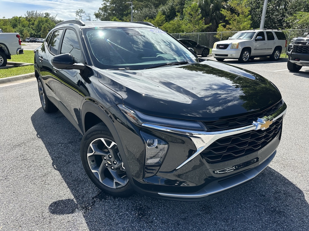 Used 2024 Chevrolet Trax LT SUV