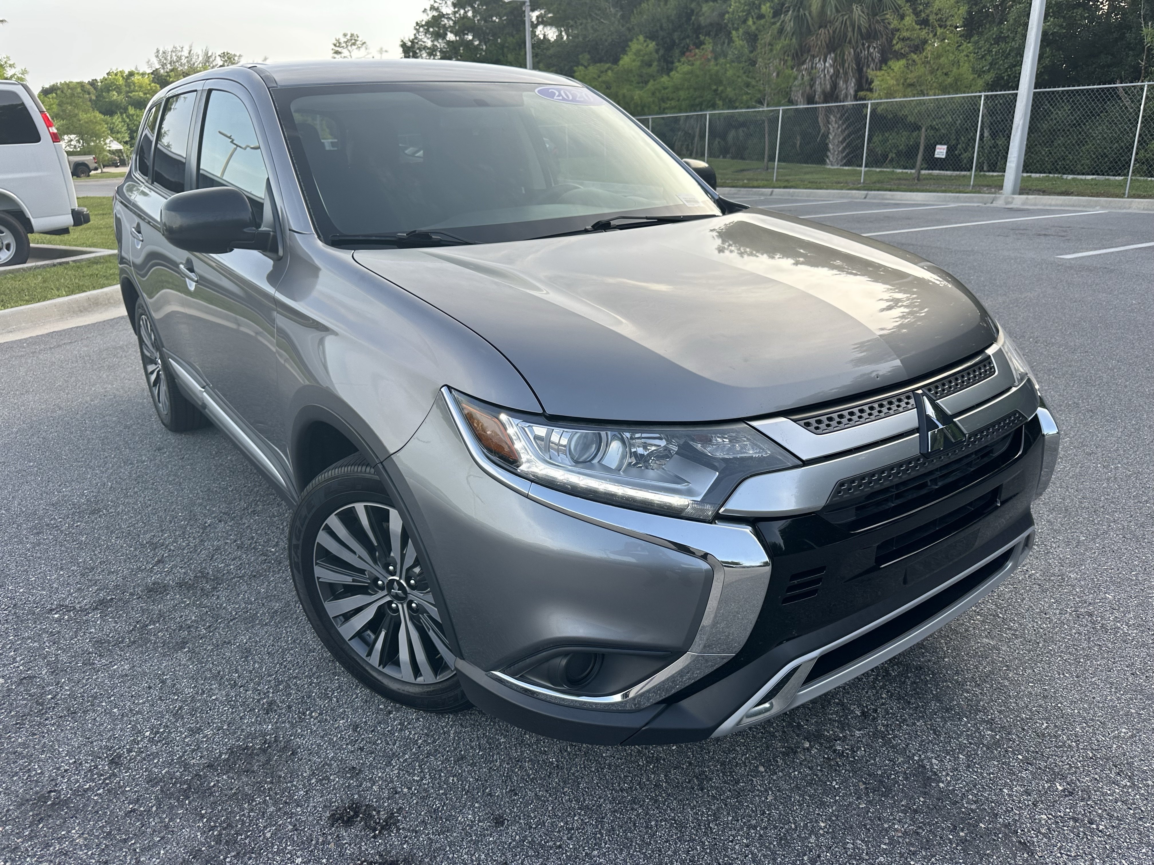 2020 Mitsubishi Outlander ES SUV