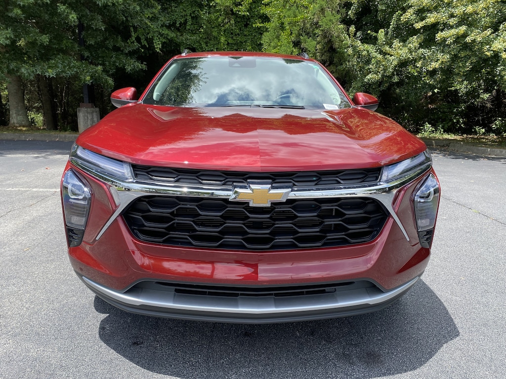 Used 2025 Chevrolet Trax LT SUV