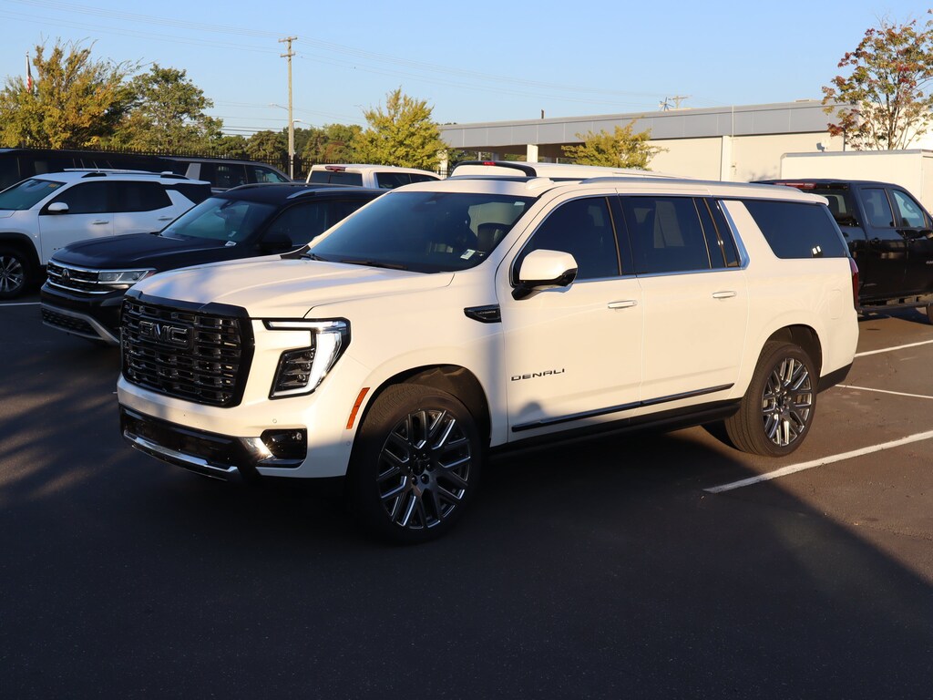 Used 2025 GMC Yukon XL Denali Ultimate SUV