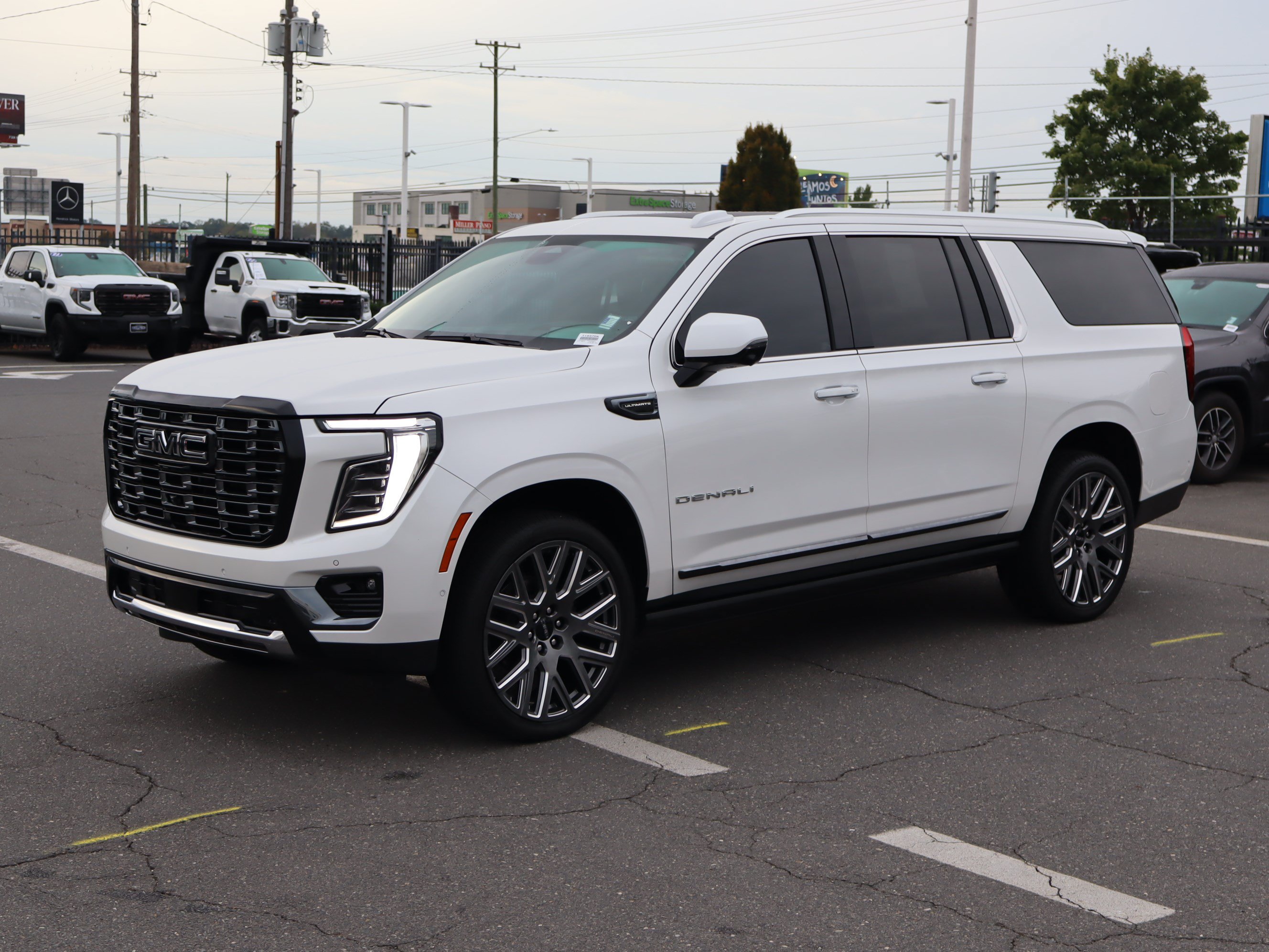 Used 2025 GMC Yukon XL Denali Ultimate SUV