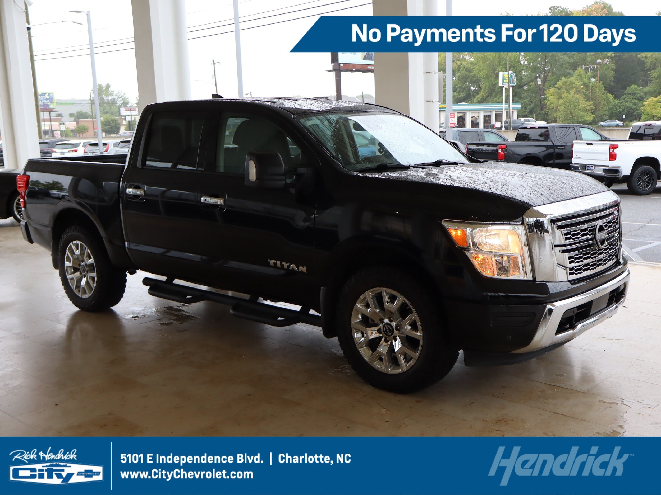 2023 Nissan Titan SV