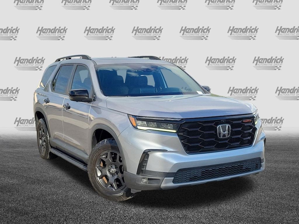 Used 2024 Honda Pilot TrailSport SUV