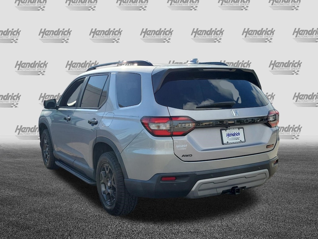Used 2024 Honda Pilot TrailSport SUV