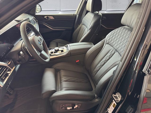 2027 BMW X7 40i - Photo 8