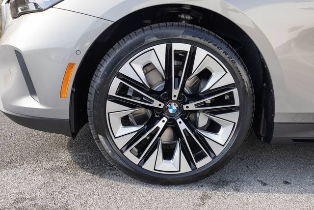2026 BMW 5 Series 530i - Photo 5