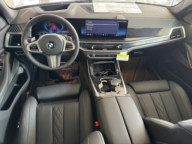 2027 BMW X7 40i - Photo 13
