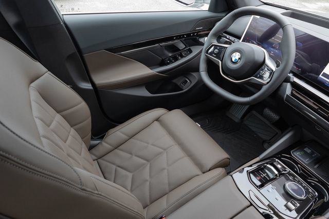 2026 BMW 5 Series 530i - Photo 23