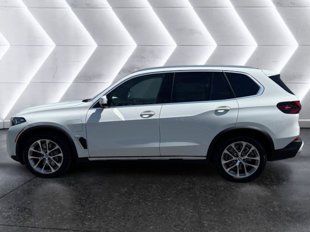 New 2026 BMW X5 xDrive50e SUV