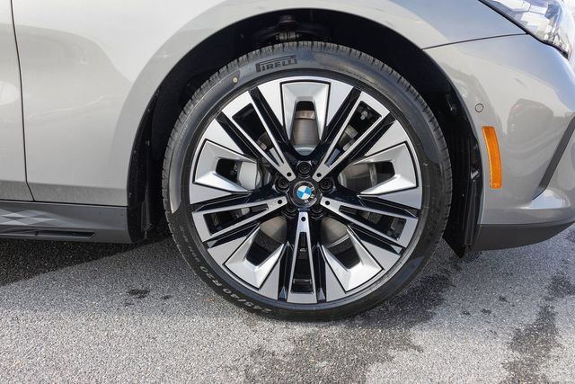 2026 BMW 5 Series 530i - Photo 11