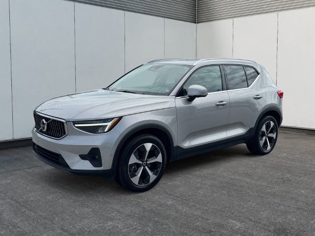 2025 Volvo XC40